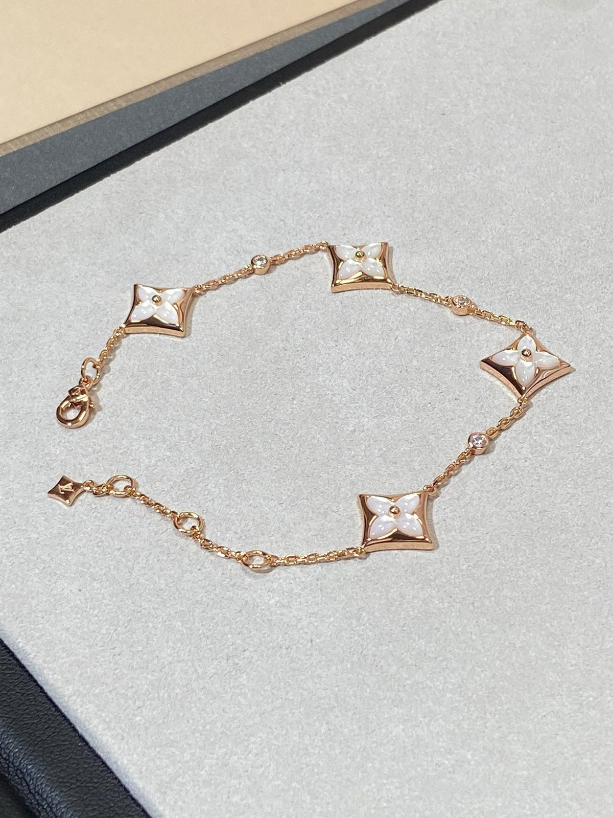 Dream STAR 4 MOTIF MOP DIAMOND PINK GOLD BRACELET