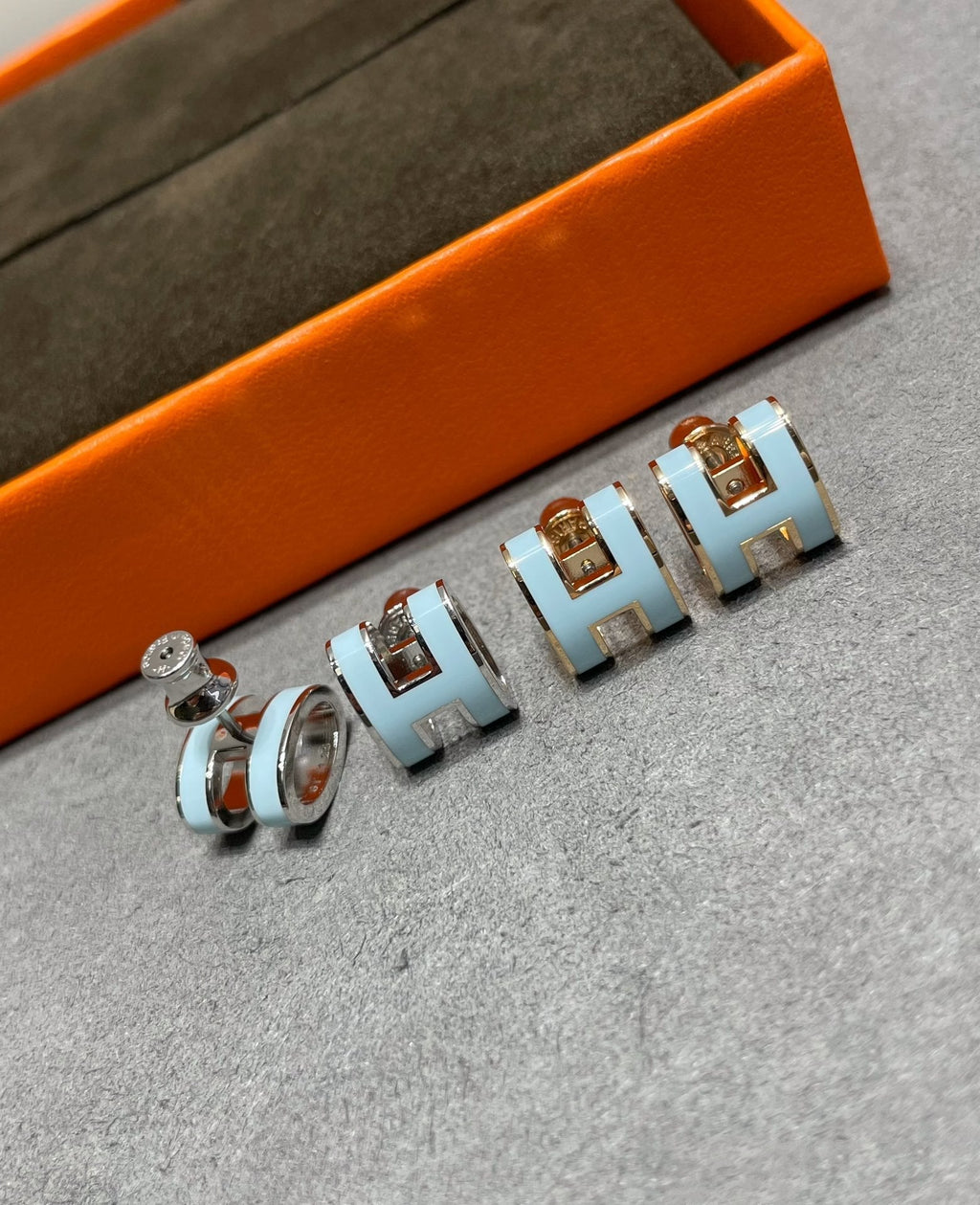 Dream POP H SKY BLUE STUD EARRINGS
