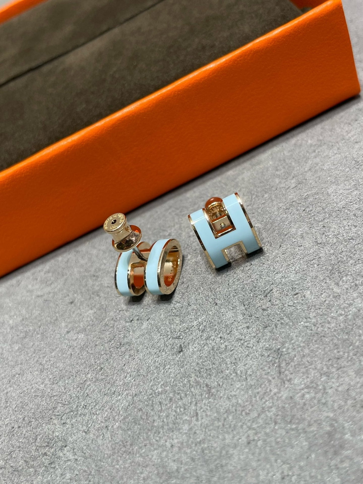 Dream POP H SKY BLUE STUD EARRINGS