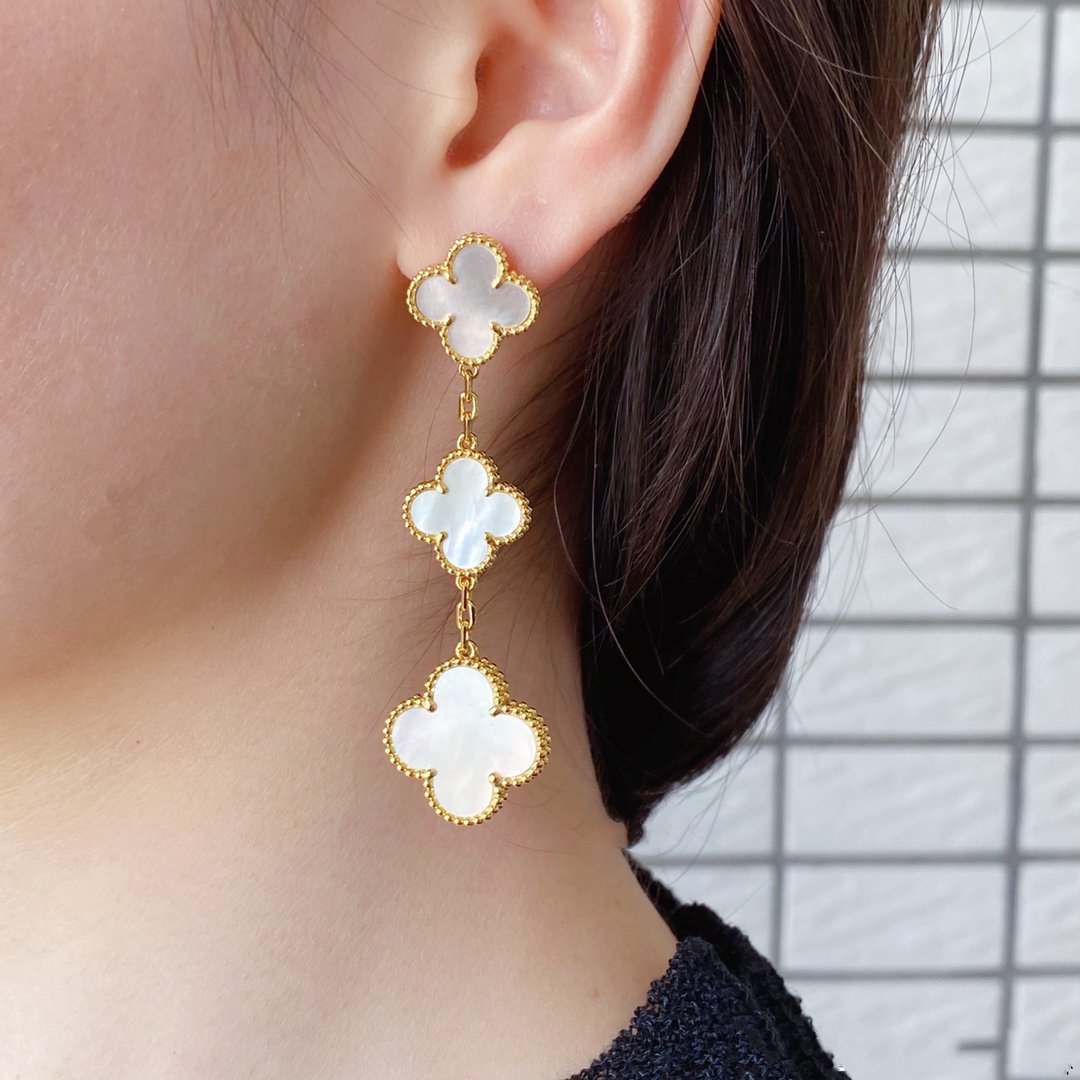 TRAUM-KLEEBLATT-OHRRINGE MIT 3 MOTIVEN IN GOLD
