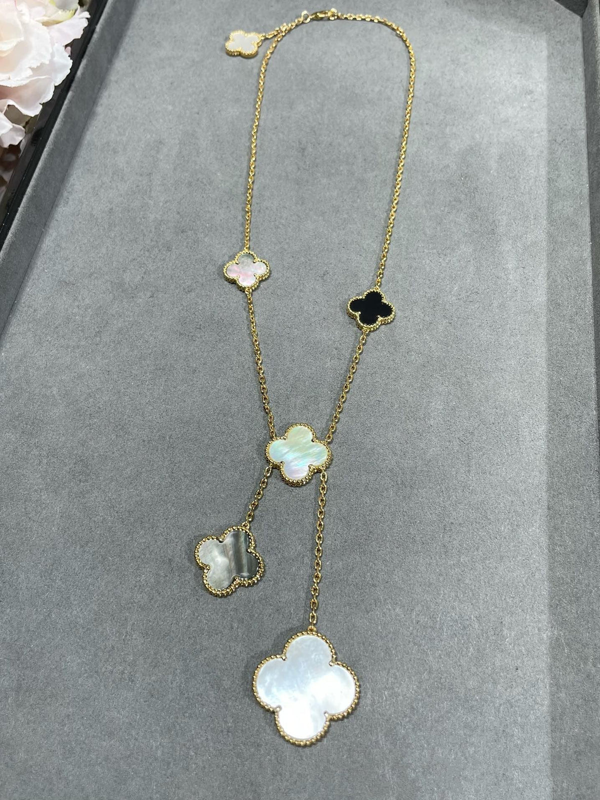 Dream CLOVER 6 MOTIF MOP ONYX GOLD NECKLACE