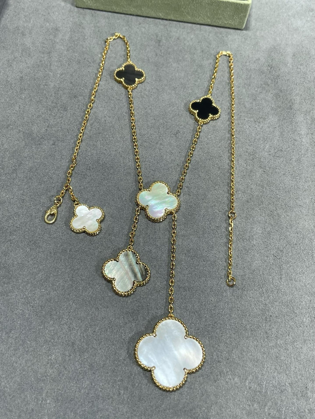 Dream CLOVER 6 MOTIF MOP ONYX GOLD NECKLACE