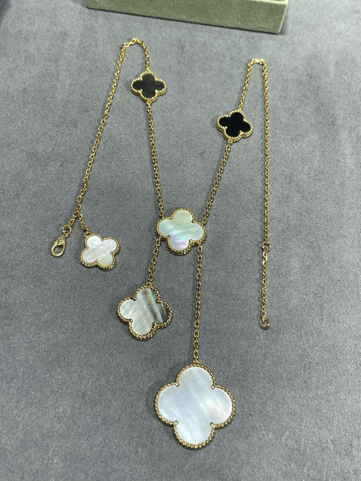 Dream CLOVER 6 MOTIF MOP ONYX GOLD NECKLACE