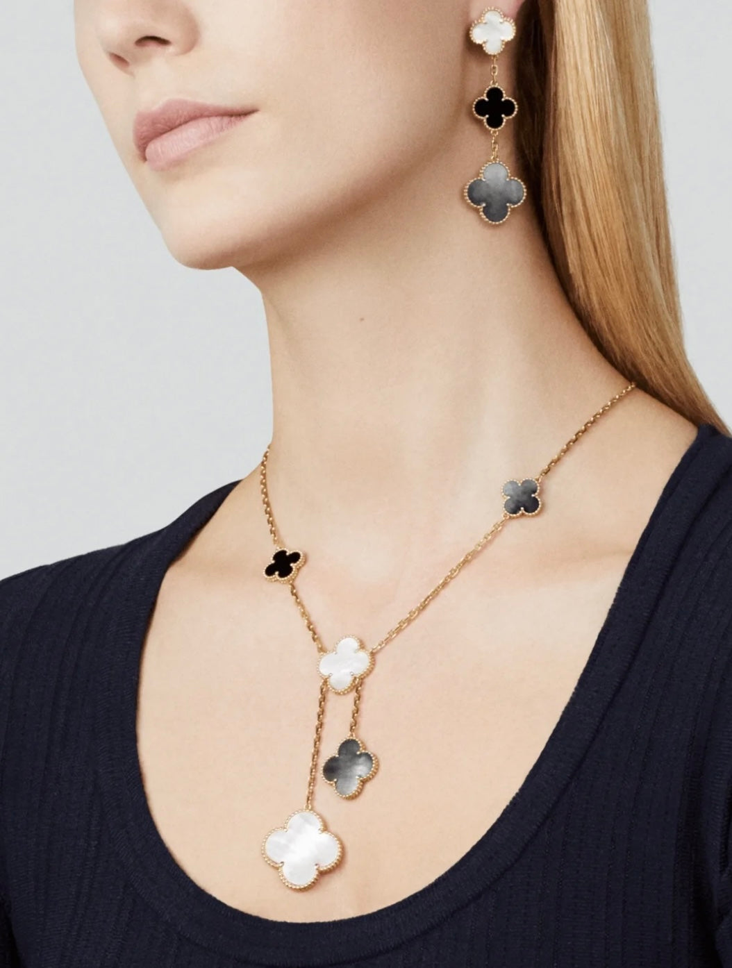 Dream CLOVER 3 MOTIF MOP ONYX DARK MOP PINK GOLD EARRINGS