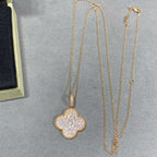 Dream CLOVER 25MM GROSSER ANHÄNGER MIT DIAMANT-PAVÉ LANGE HALSKETTE