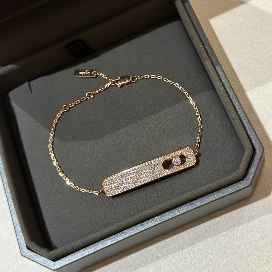 {
  "Dream": "MOVE CLASSIQUE DIAMANT-ARMBAND MIT PAVÉ-FASSUNG"
}