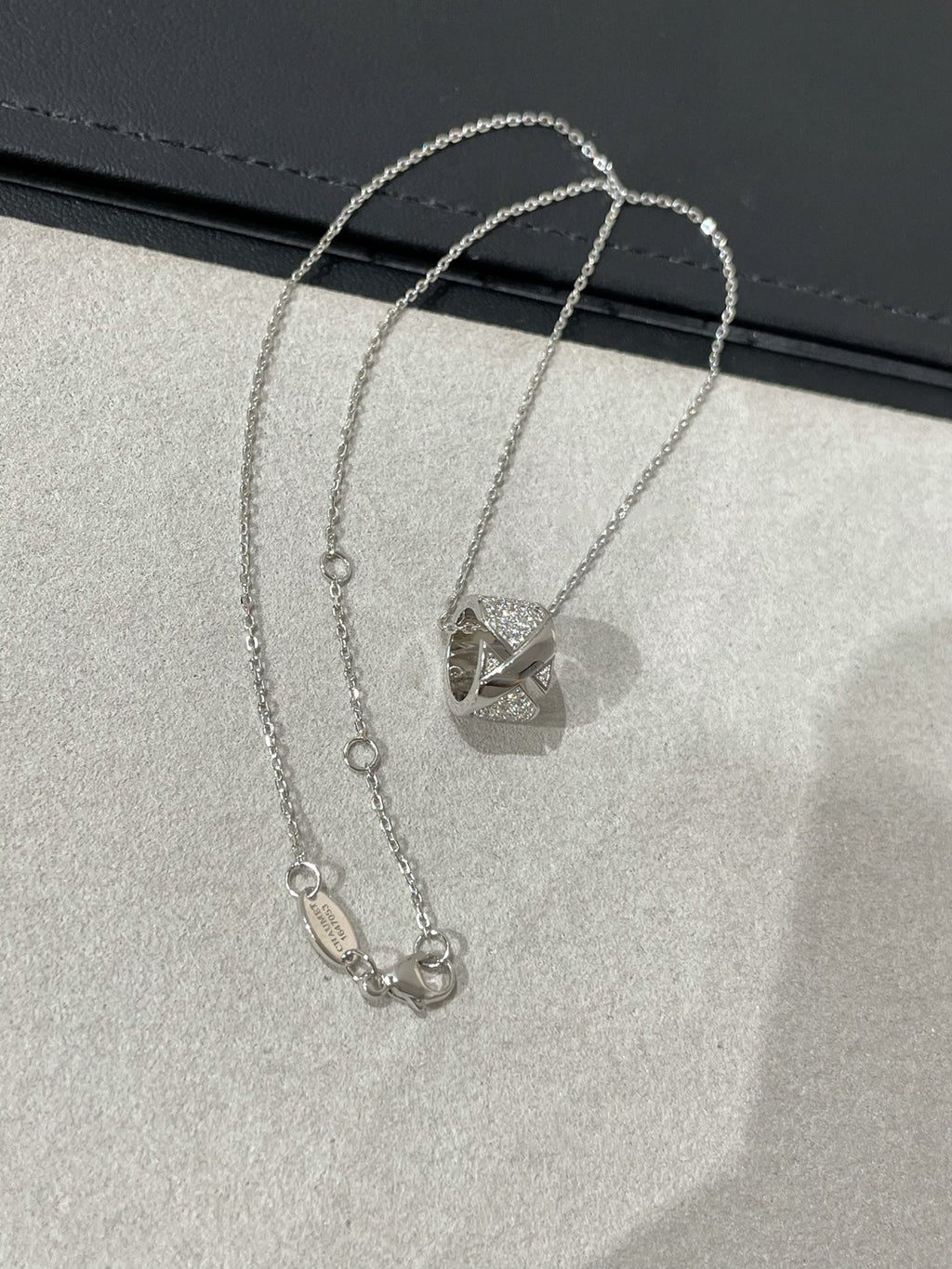 TRAUMHAFTE LIENS EVIDENZ DIAMANT-PAVÉ-HALSKETTE