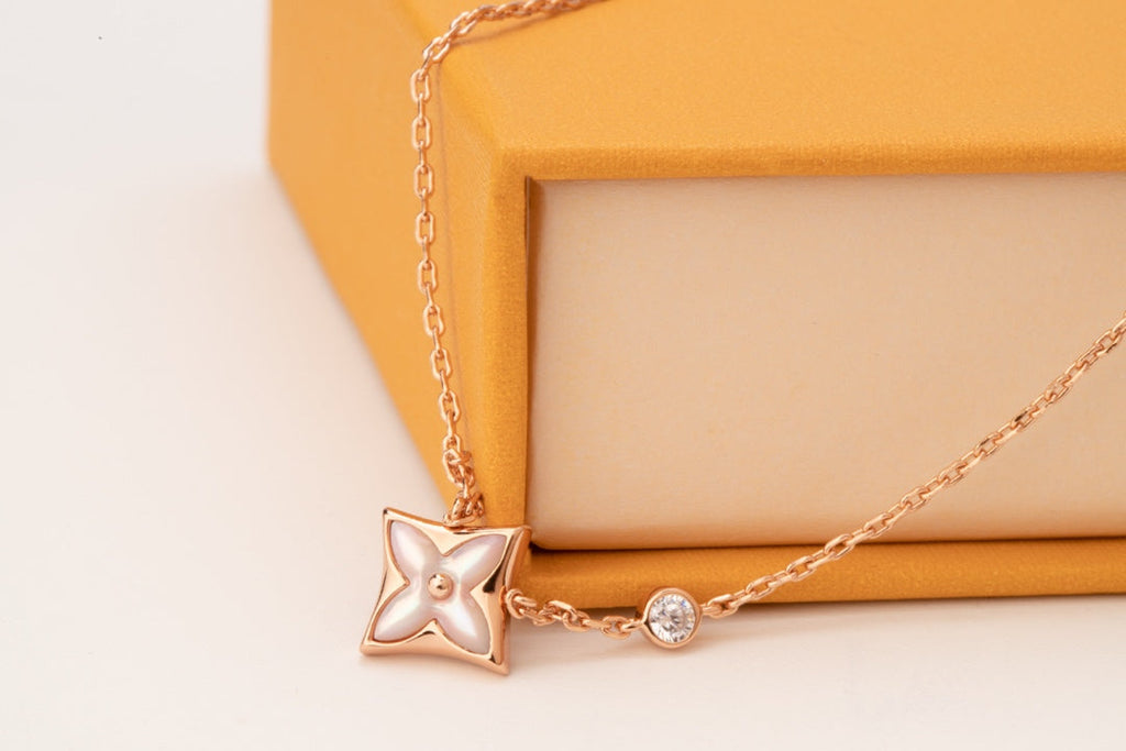 Dream STAR PINK MOP 1 DIAMOND PINK GOLD NECKLACE