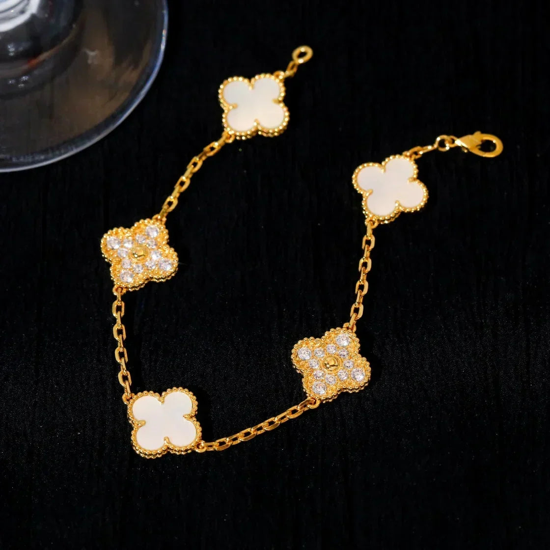 [Dream ]New CLOVER WHITE PEARL MOP 5 MOTIF BRACELET COLLECTION