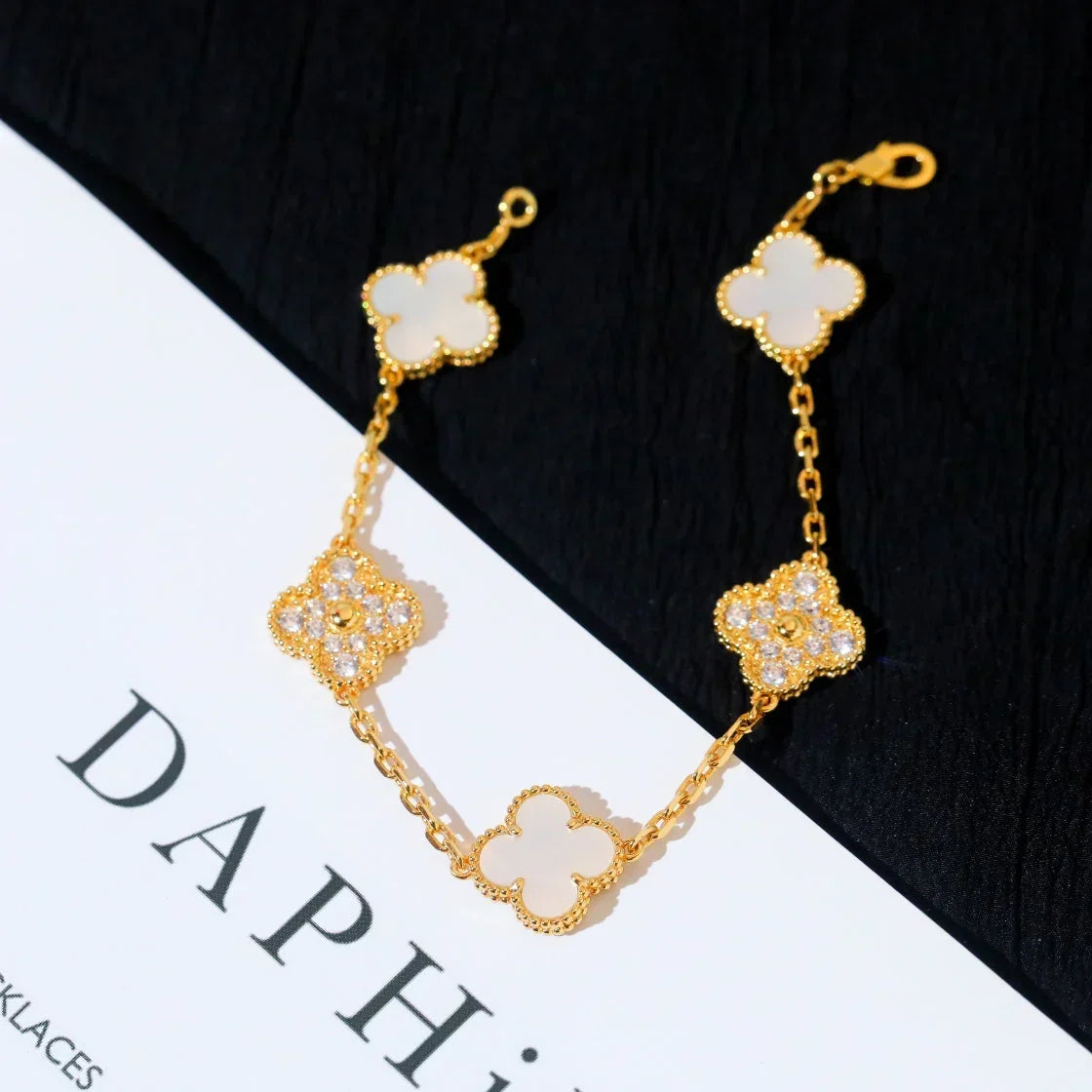 [Dream ]New CLOVER WHITE PEARL MOP 5 MOTIF BRACELET COLLECTION