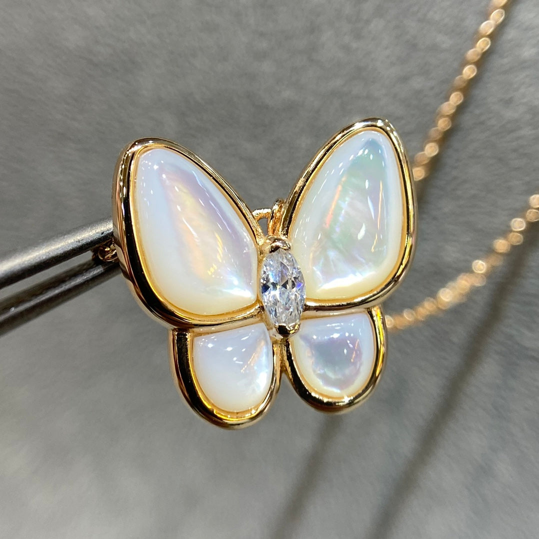 Dream BUTTERFLY MOP DIAMOND NECKLACE