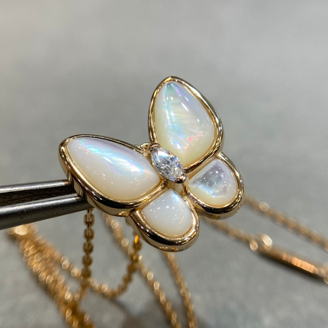 Dream BUTTERFLY MOP DIAMOND NECKLACE