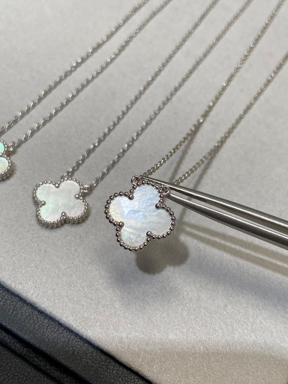 Dream CLOVER MEDIUM SILBER WEISS PERLMUTT HALSKETTE
