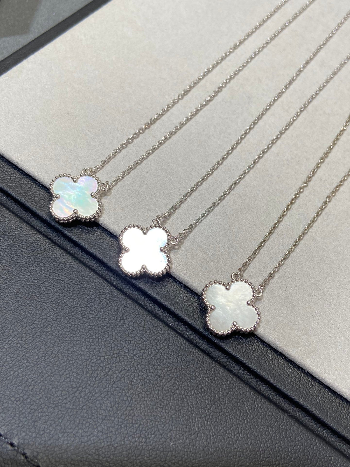 Dream CLOVER MEDIUM SILBER WEISS PERLMUTT HALSKETTE
