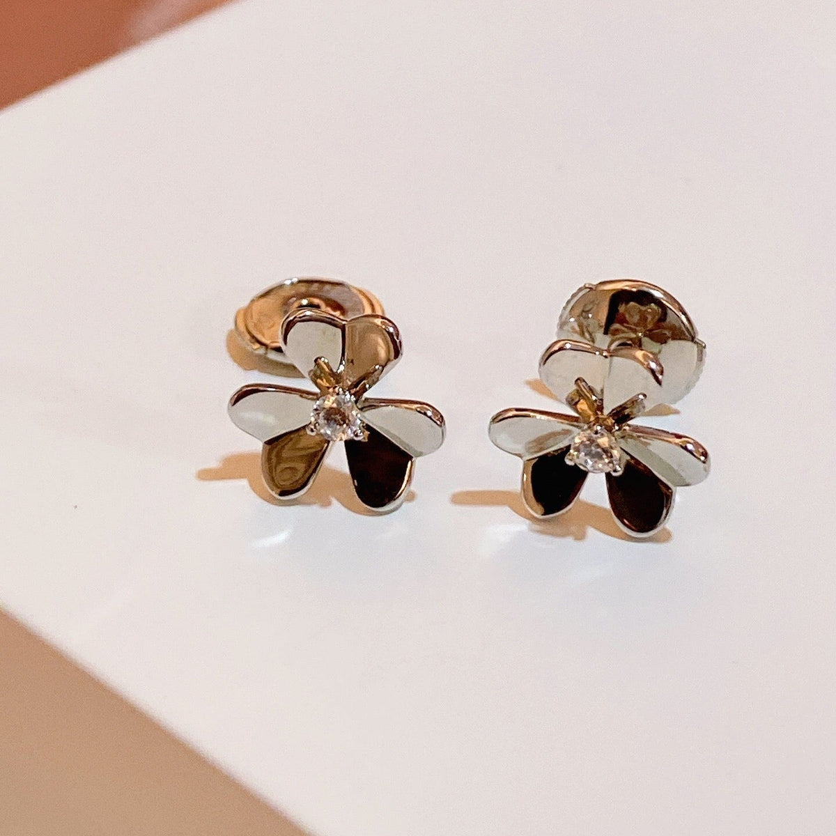 Dream FRIVOLE MINI FLOWER EARRINGS