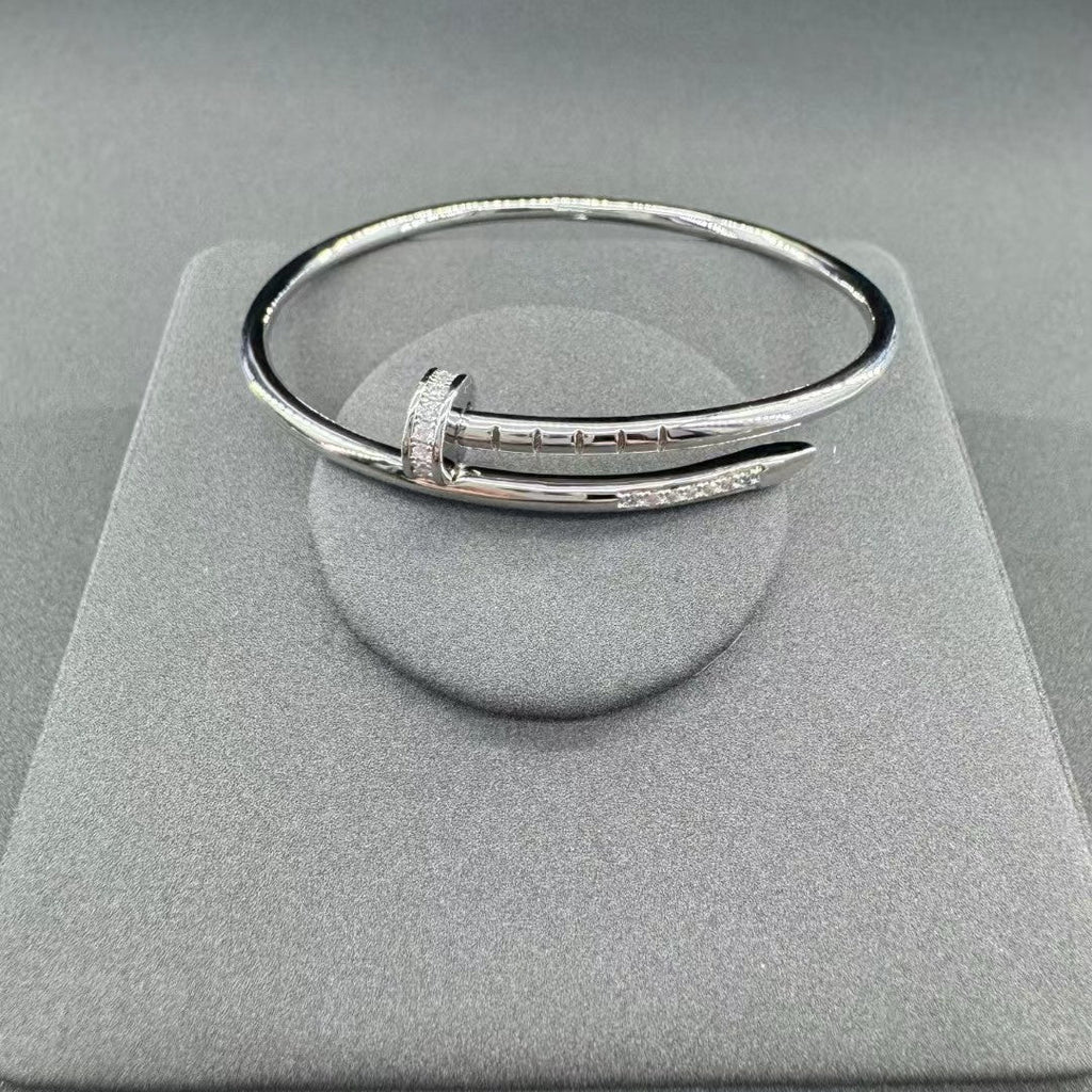 {
  "Dream ": "ジュスト アン クル ブレスレット 2.5mm ダイヤモンド 新品"
}