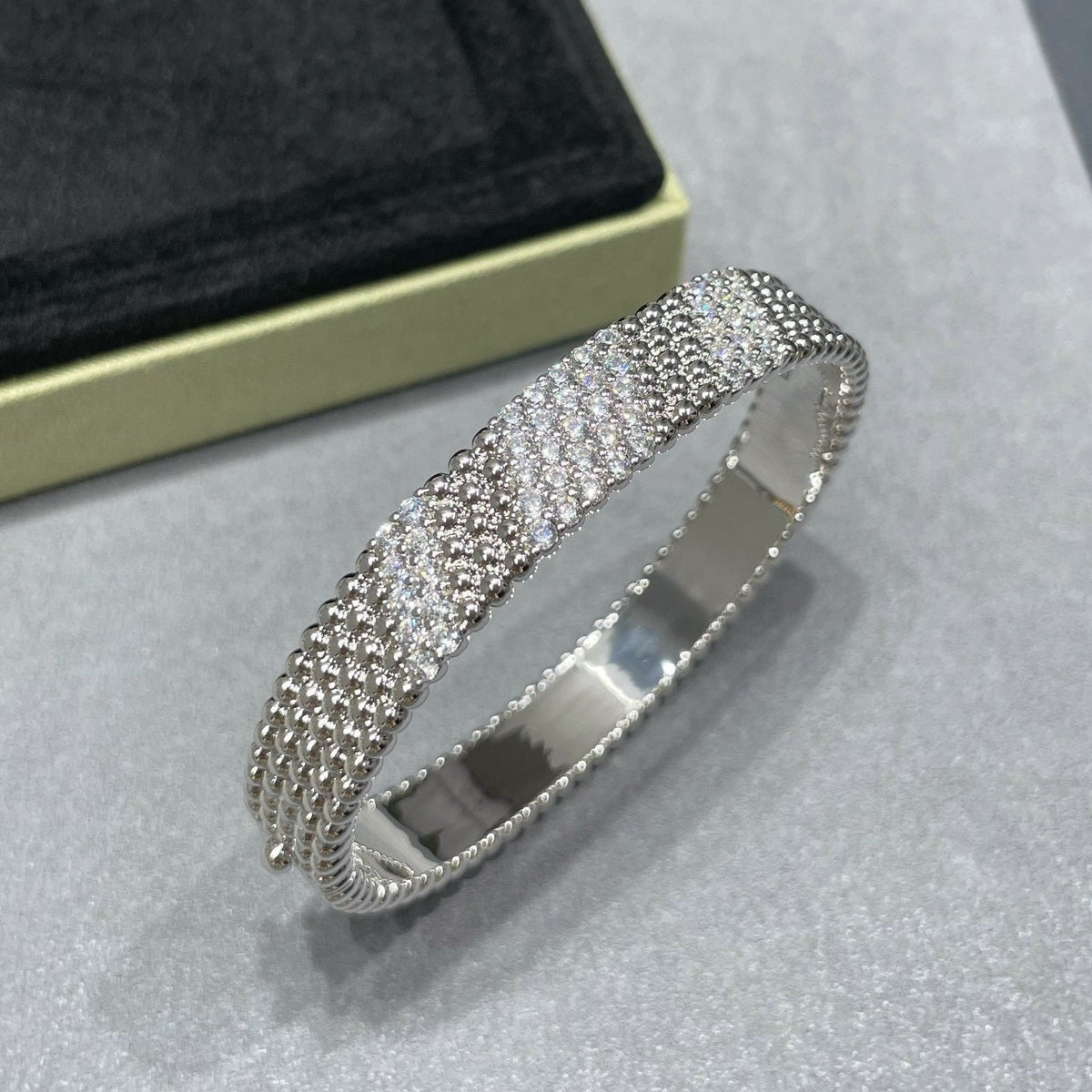 [Dream ]  PERLEE DIAMOND BRACELET ,5-ROW DIAMOND-SET DESIGN