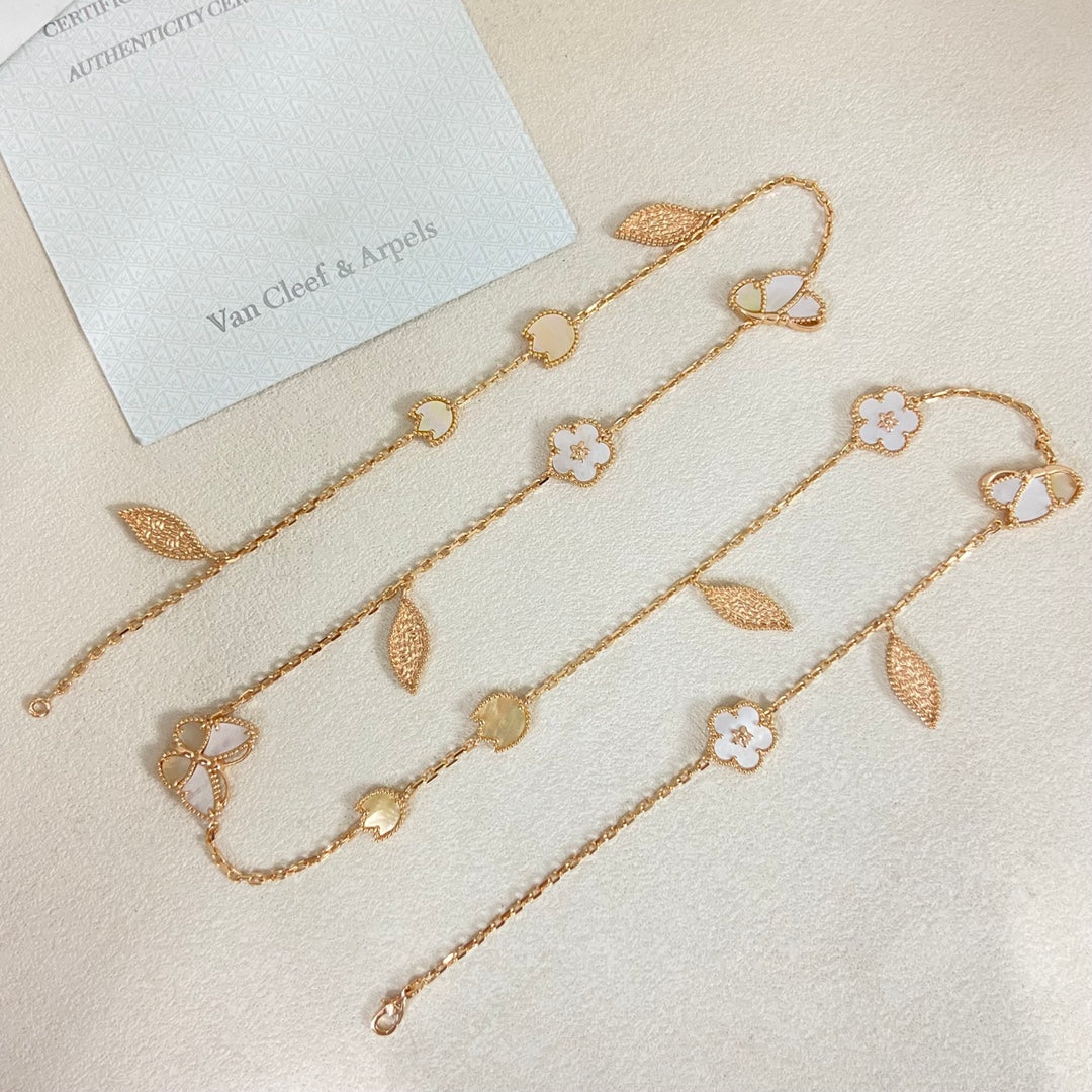 [Dream ] 26 NEW CLOVER LUCKY LIGHT YELLOW AND WHITE SET