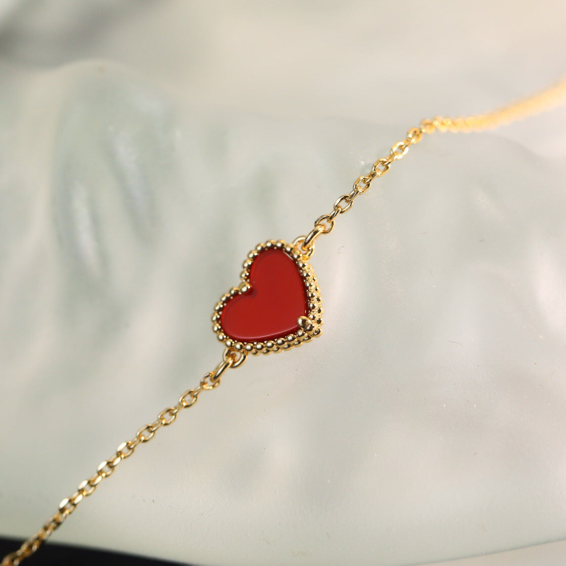 Dream HEART-SHAPED  CARNELIAN SINGLE FLOWER BRACELET