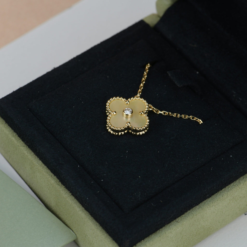 Dream CLOVER 15MM DIAMANT GOLD PERLMUTT HALSKETTE