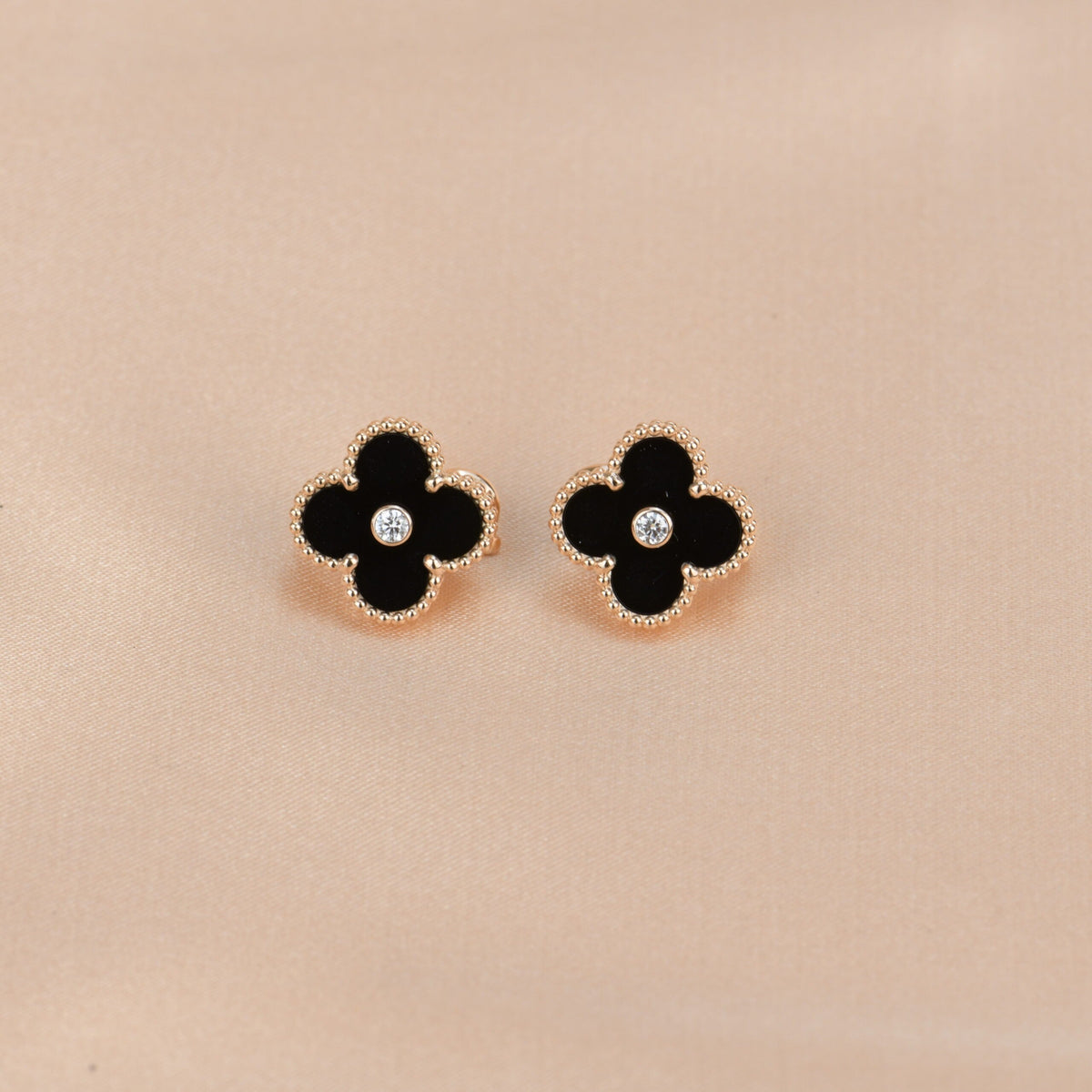 Dream CLOVER MEDIUM 1 MOTIFS ONYX DIAMOND EARRINGS
