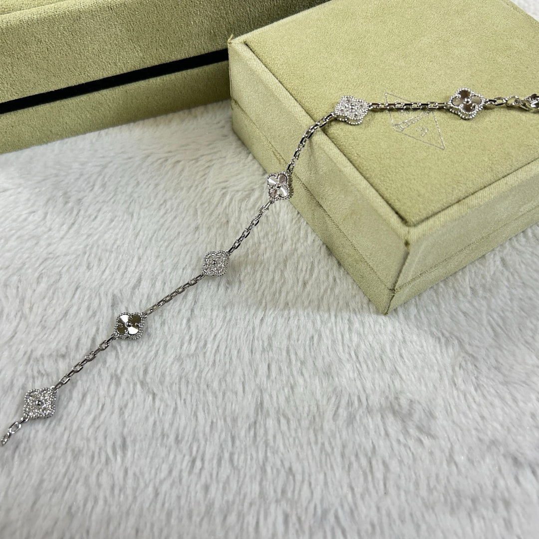 [Dream ]CLOVER 6 MOTIF DIAMOND LASER BRACELET
