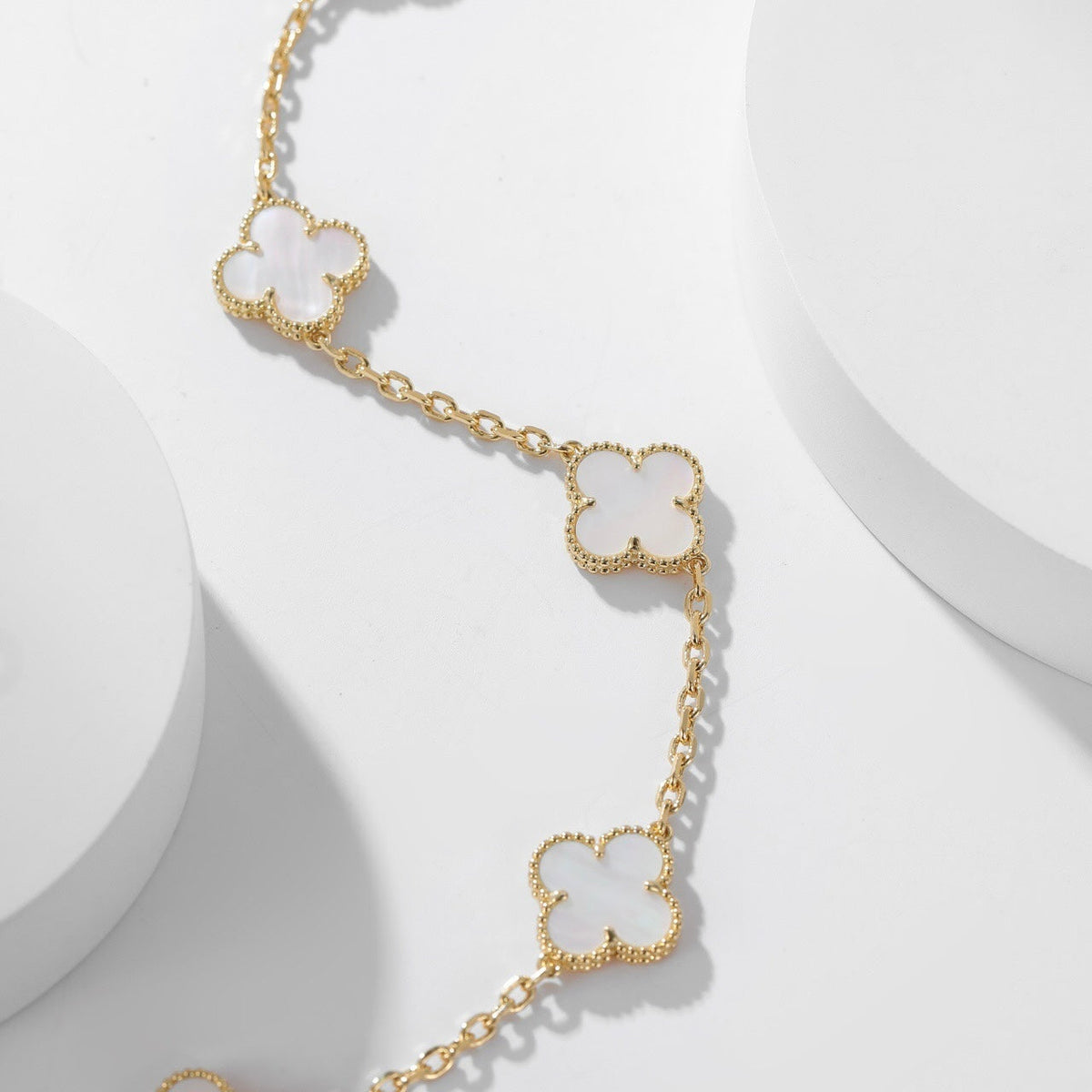 Dream CLOVER 10 MOTIFS WHITE MOTHER OF PEARL NECKLACE