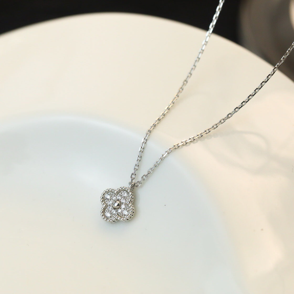 Dream CLOVER MINI 9.5MM PENDANT DIAMOND NECKLACE