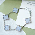{
  "Dream ": "NEUE CLOVER 5-MOTIV ARMBAND-KOLLEKTION AUS LILA CHALCEDON"
}