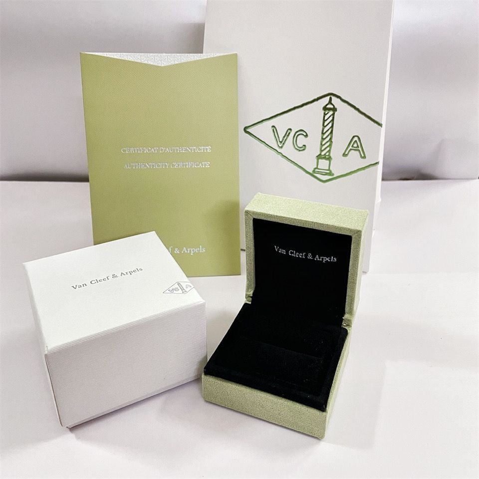 Dream VA CLOVER BRACELET NECKLACE RING BOX GIFT BAG