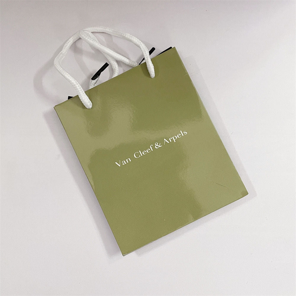 Dream VA CLOVER BRACELET NECKLACE RING BOX GIFT BAG