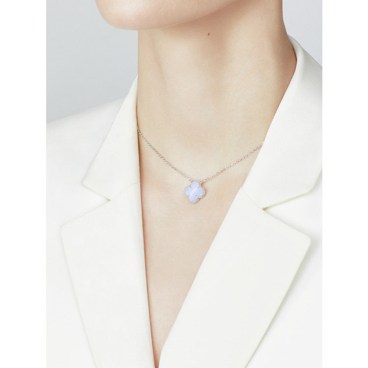 Dream CLOVER 15MM BLUE CHALCEDONY NECKLACE SILVER