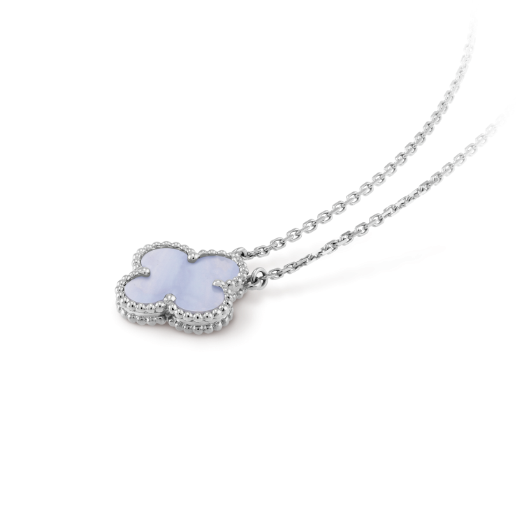 Dream CLOVER 15MM BLUE CHALCEDONY NECKLACE SILVER