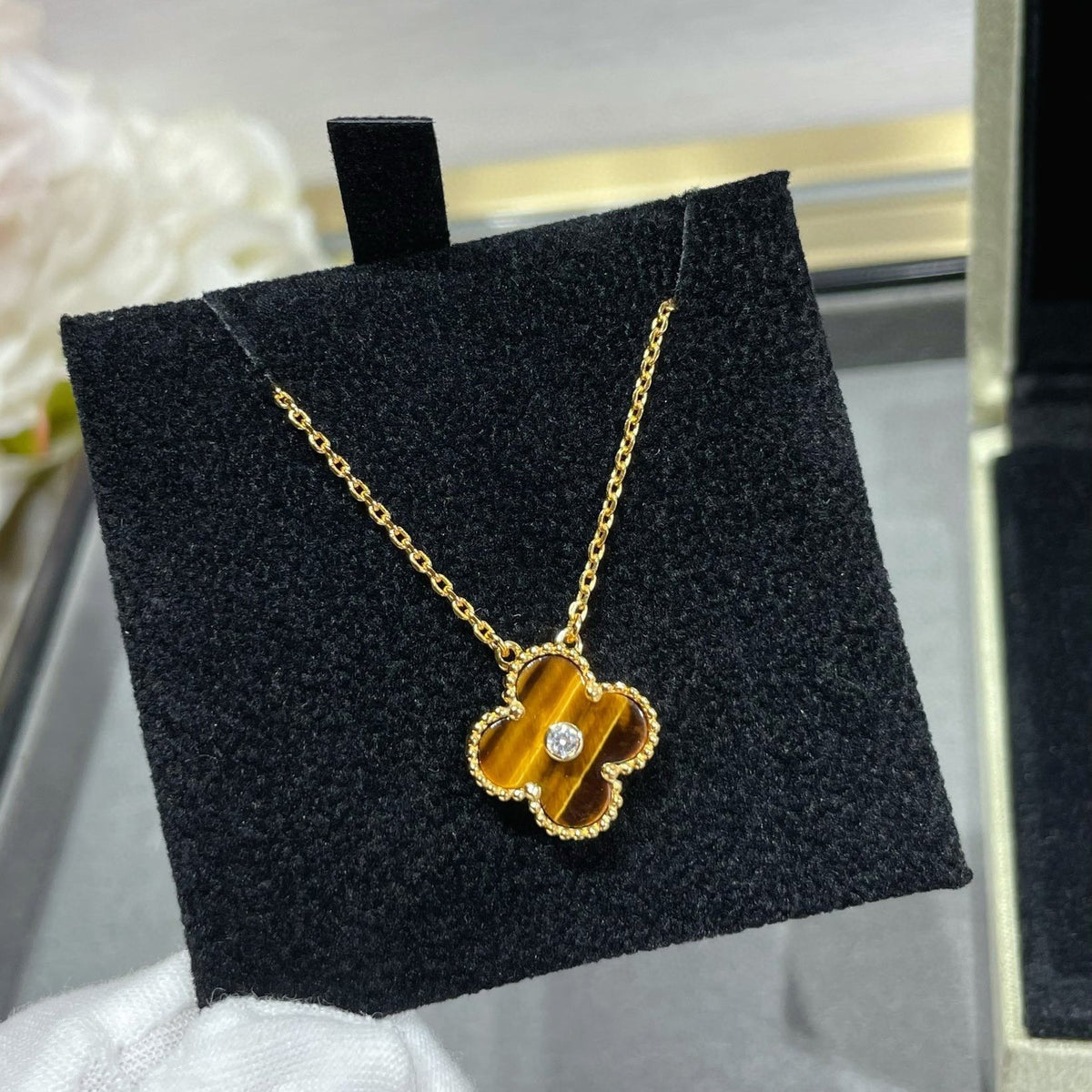 Dream CLOVER Halskette mit 15-mm-Diamant und gelbem Tigerauge-Achat