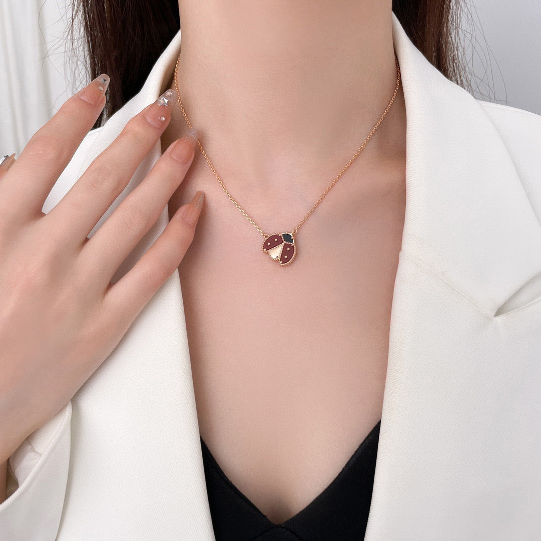 Dream LUCKY CARNELIAN MARIENKÄFER-HALSKETTE