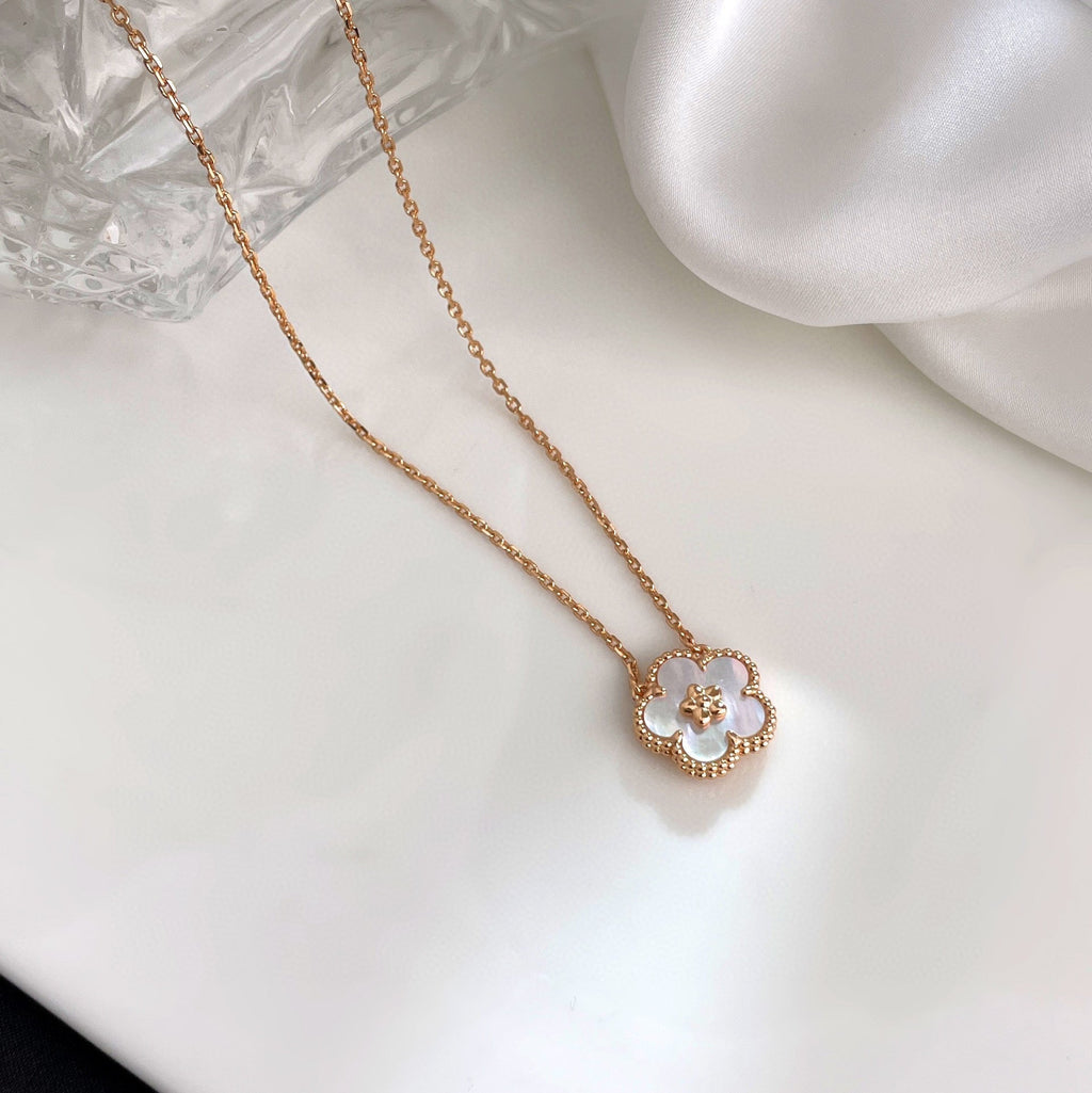 Dream LUCKY  WHITE MOP  PLUM BLOSSOM NECKLACE