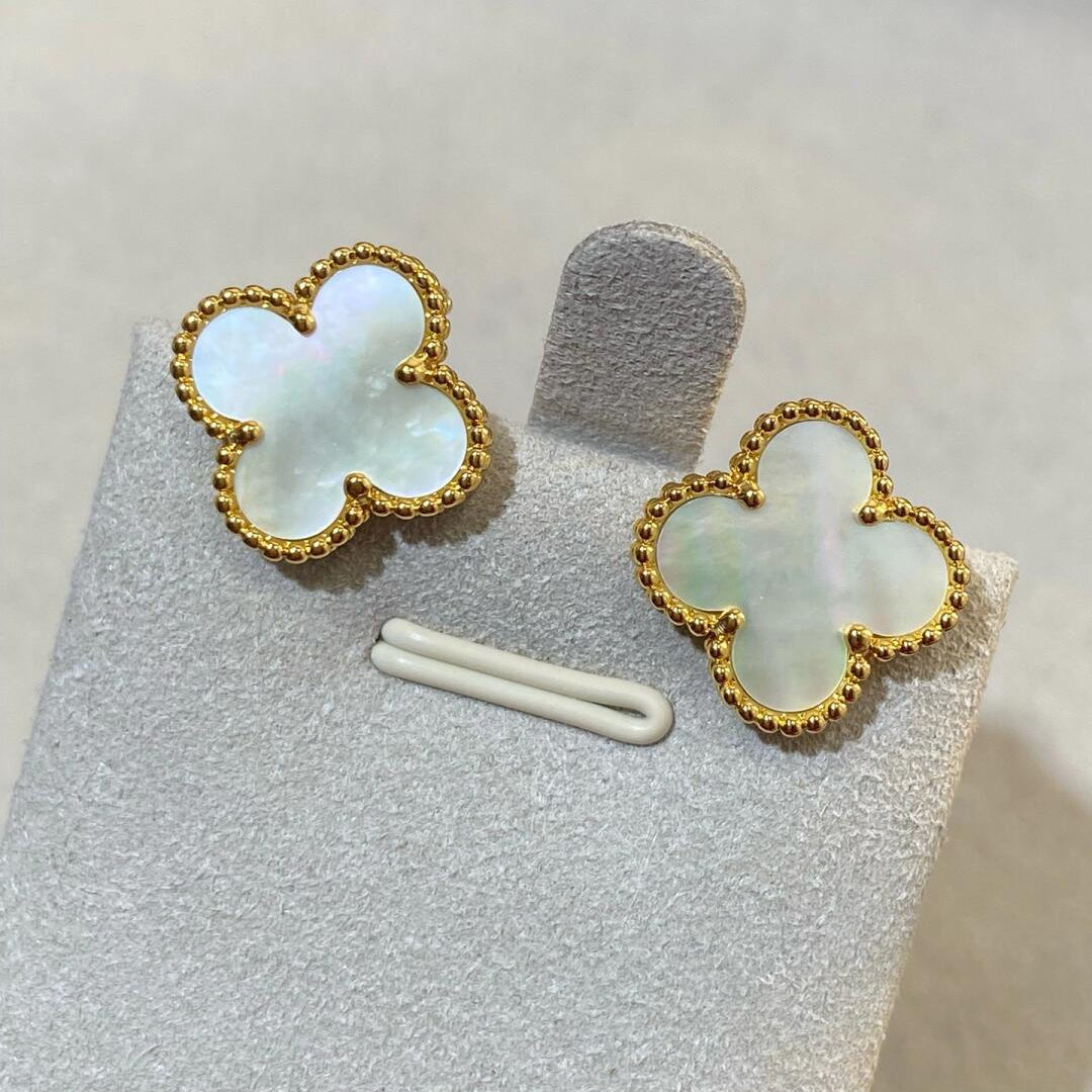[Dream ] CLOVER LARGE (20mm) 1 MOTIFS WHITE MOP STUD EARRINGS