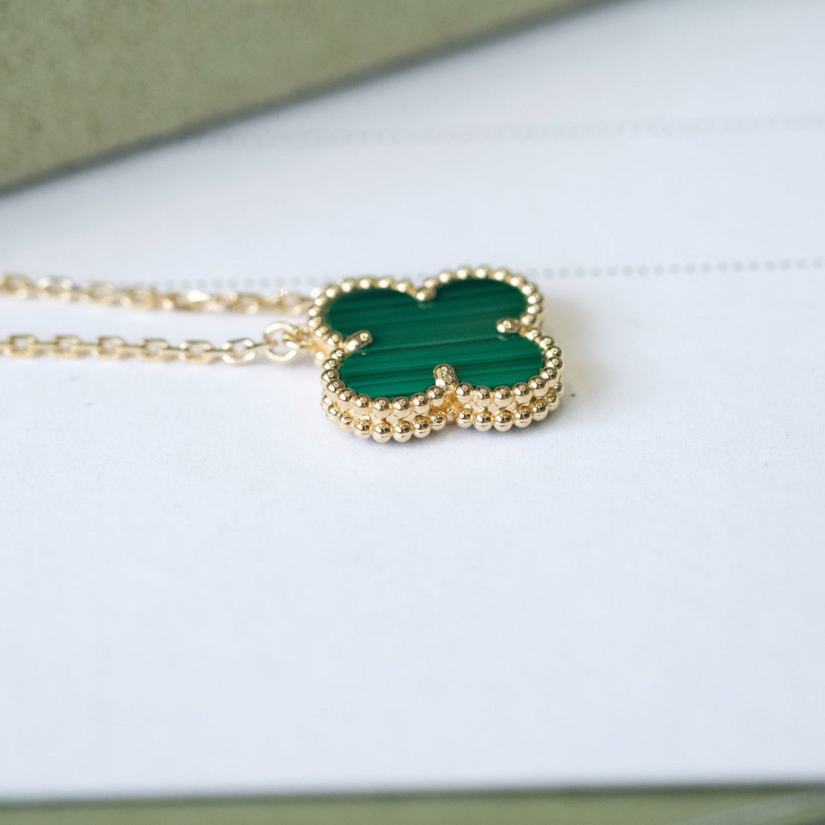 Dream CLOVER 15MM MALACHITE SINGLE FLOWER  NECKLACE