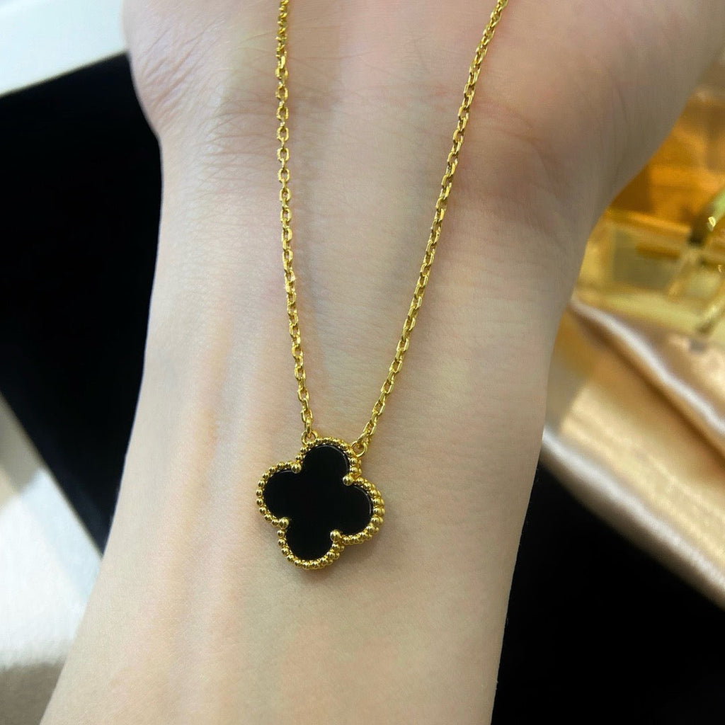 Dream CLOVER 15MM BLACK ONYX SINGLE FLOWER NECKLACE
