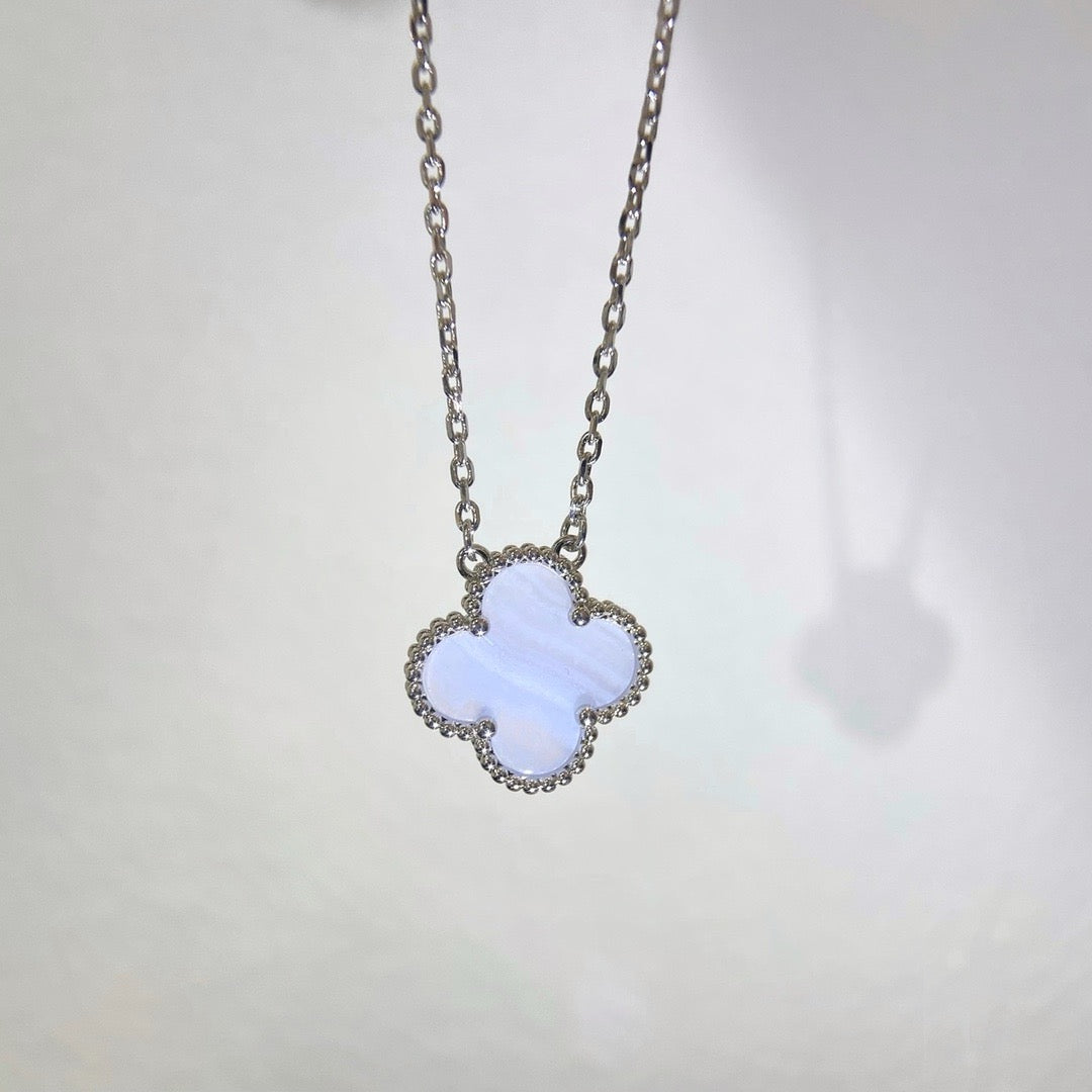 Dream CLOVER 15MM BLUE CHALCEDONY NECKLACE SILVER