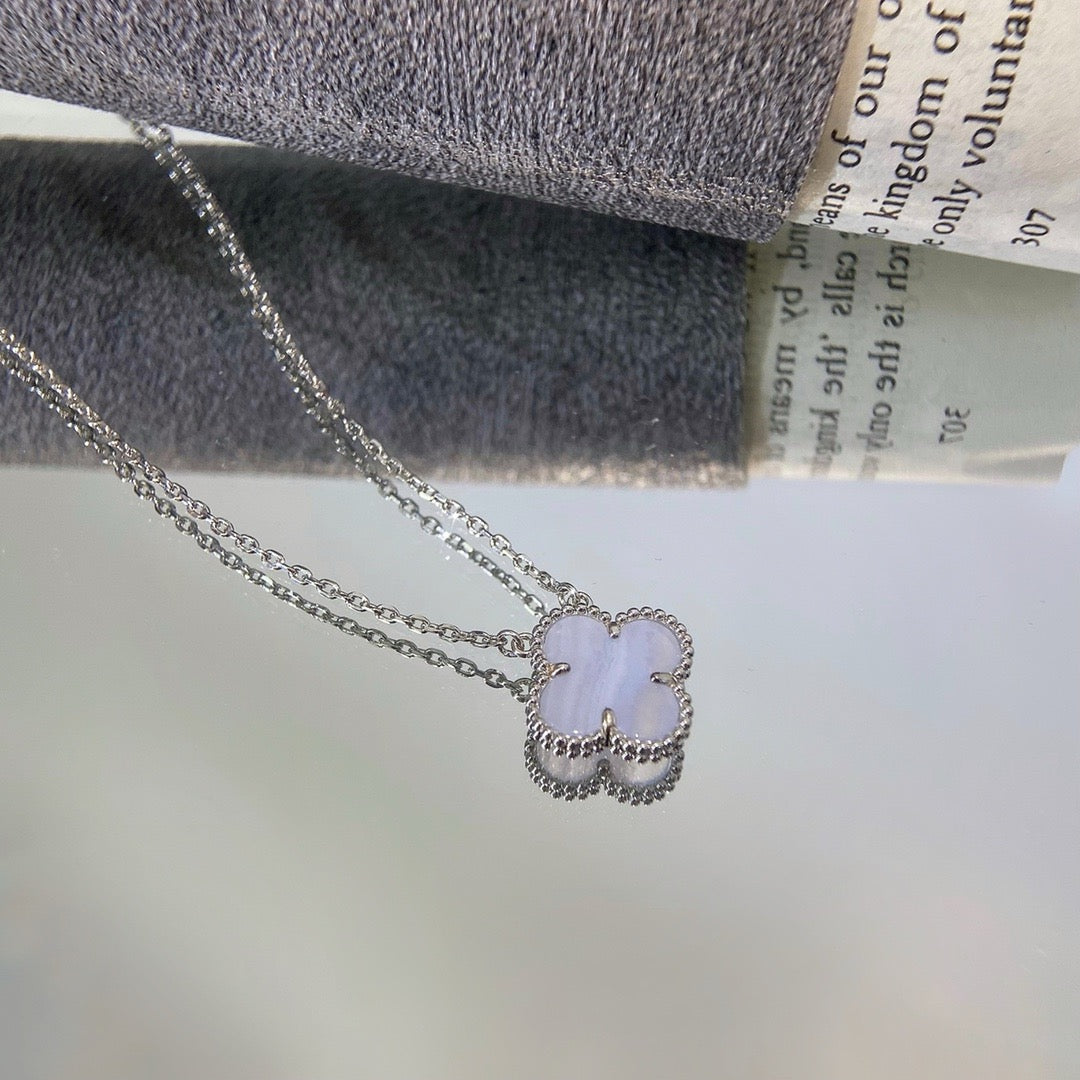 Dream CLOVER 15MM BLUE CHALCEDONY NECKLACE SILVER