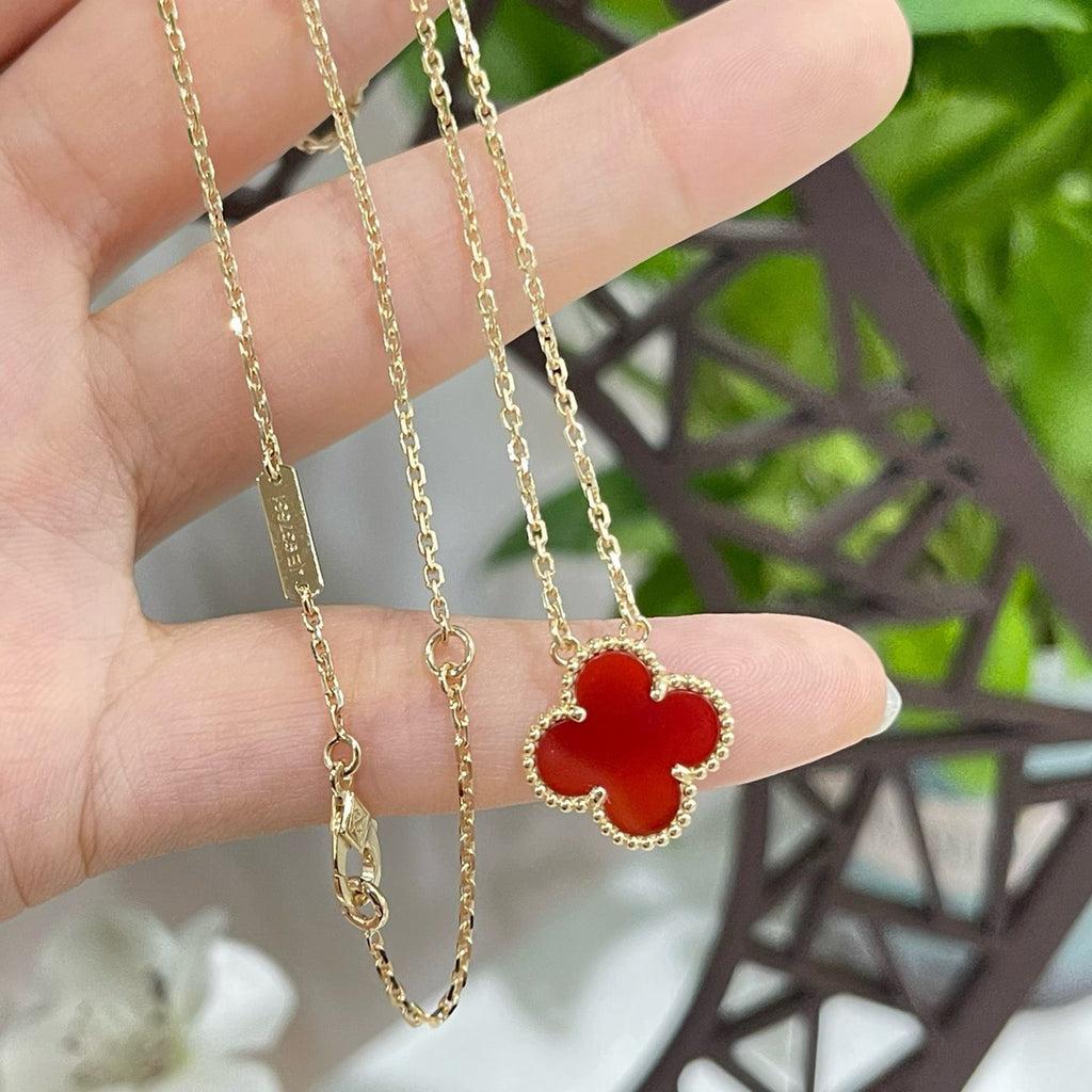 Dream CLOVER 15MM CARNELIAN SINGLE FLOWER NECKLACE
