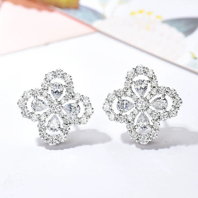 DREAM LOOP OHRRINGE VOLLMOTIV DIAMANT 16MM