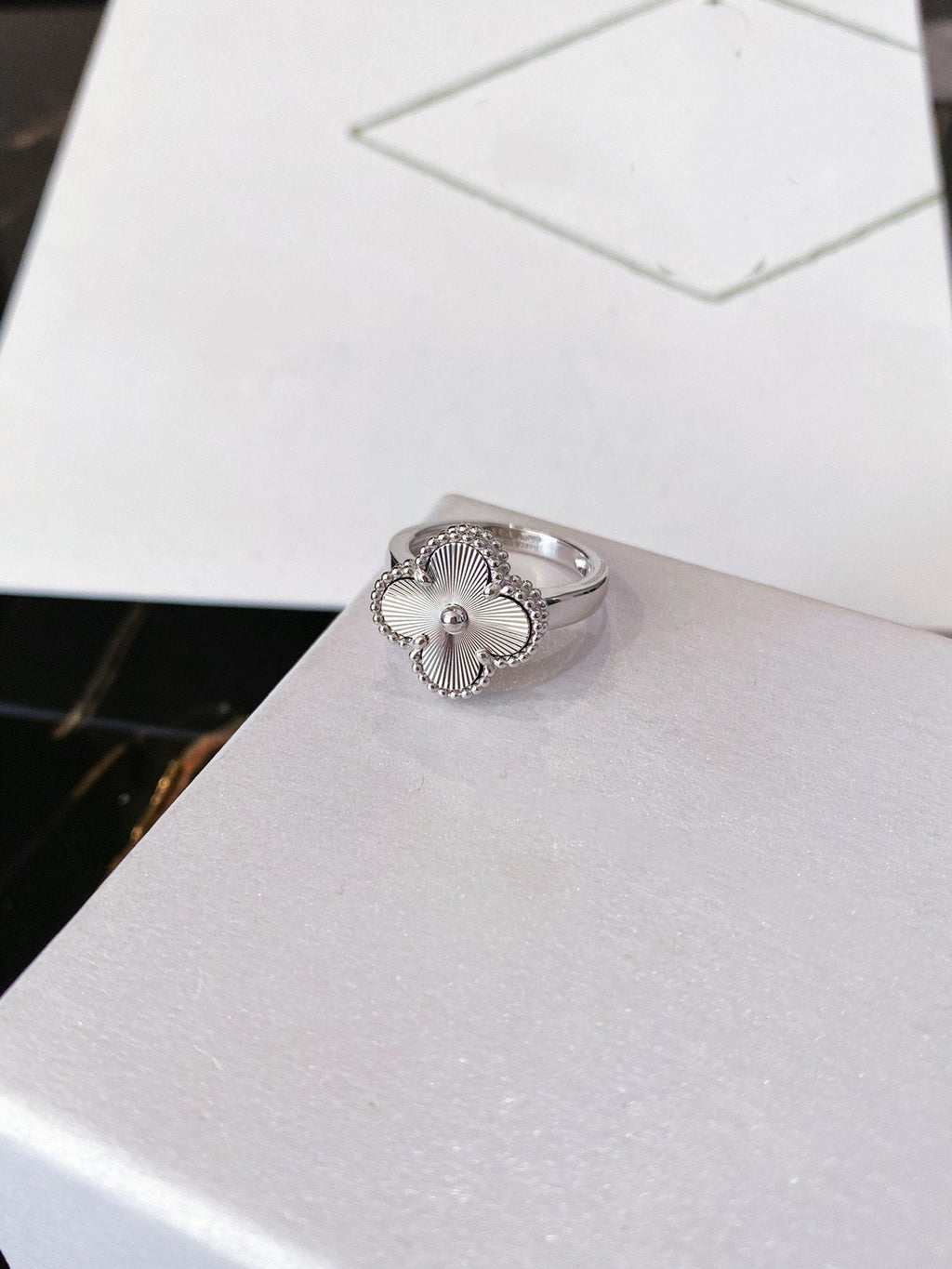 Traum-Kleeblatt-Ring in Silber