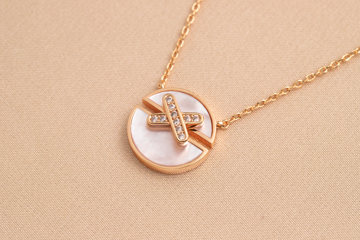DREAM JEUX DE PINK GOLD DIAMOND NECKLACE