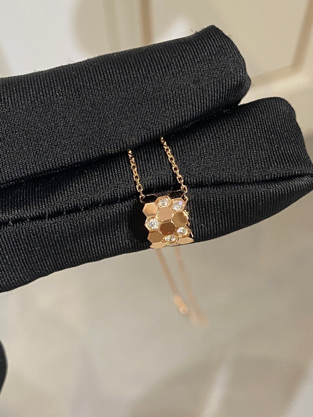 Dream BEE LOVE DIAMOND NECKLACE
