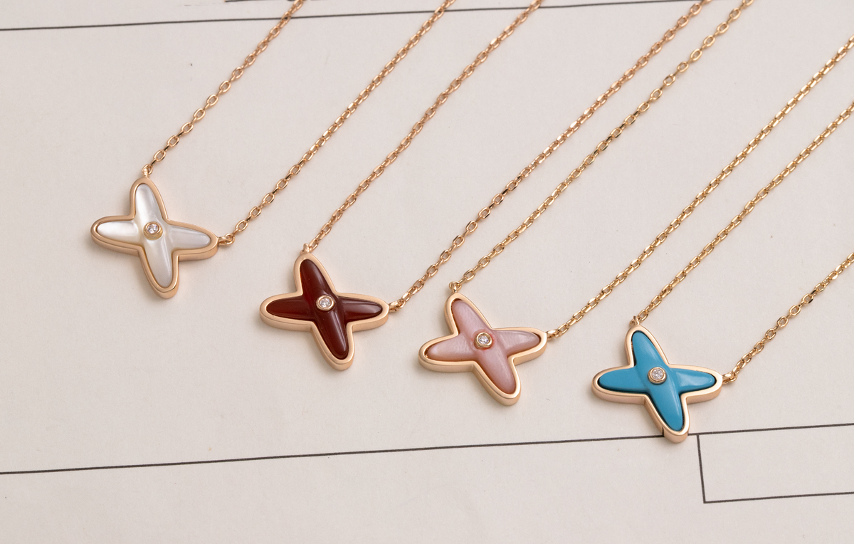 TRAUM JEUX DE NECKLACE 1 DIAMANT