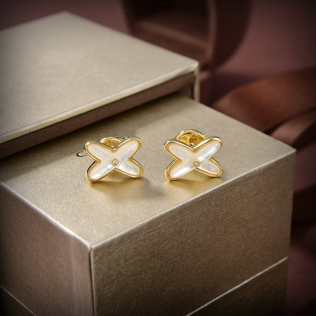 Dream JEUX DE WHITE MOP GOLD DIAMOND EARRINGS