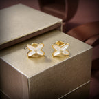 Dream JEUX DE WHITE MOP GOLD DIAMOND EARRINGS