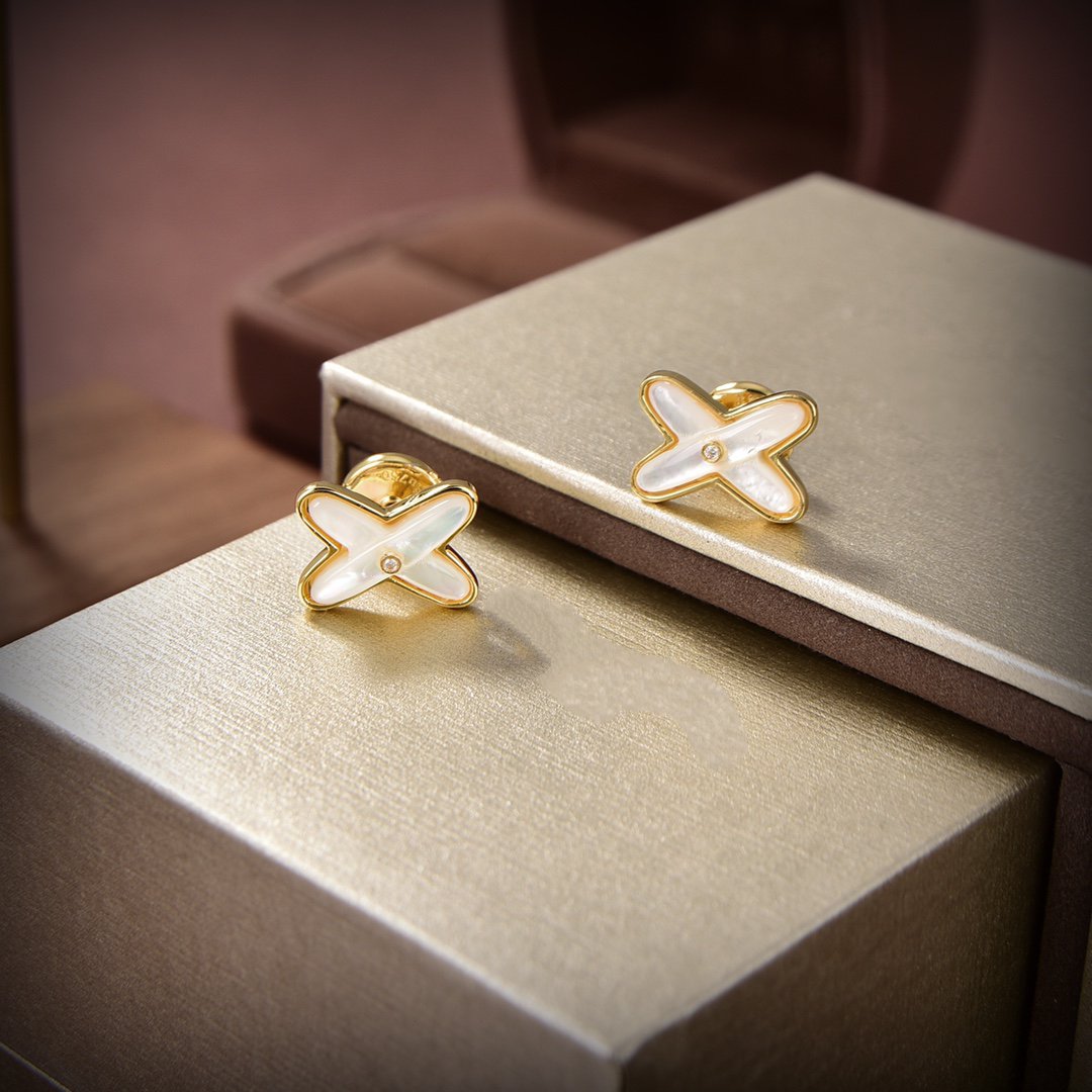Dream JEUX DE WHITE OHRRINGE AUS PERLMUTT, GOLD UND DIAMANTEN